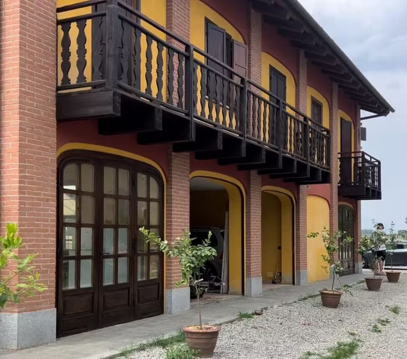 Ingresso accogliente di Casa Famiglia Castelletto a Pinerolo